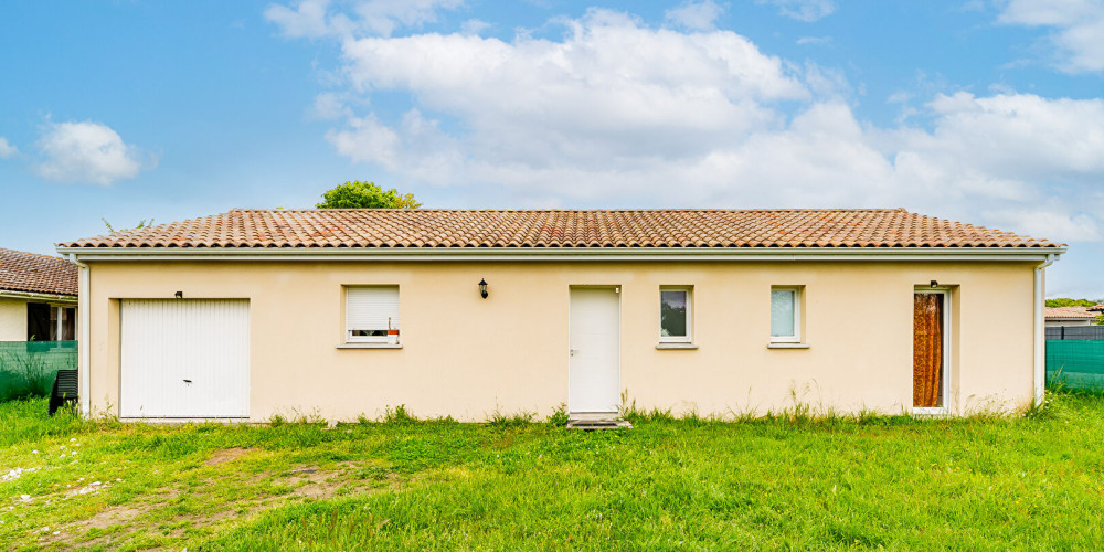 maison à CAVIGNAC (33620)