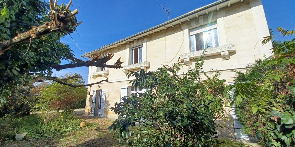 maison à AMBARES ET LAGRAVE (33440)