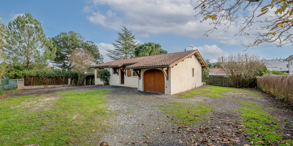 maison à VILLENAVE D ORNON (33140)