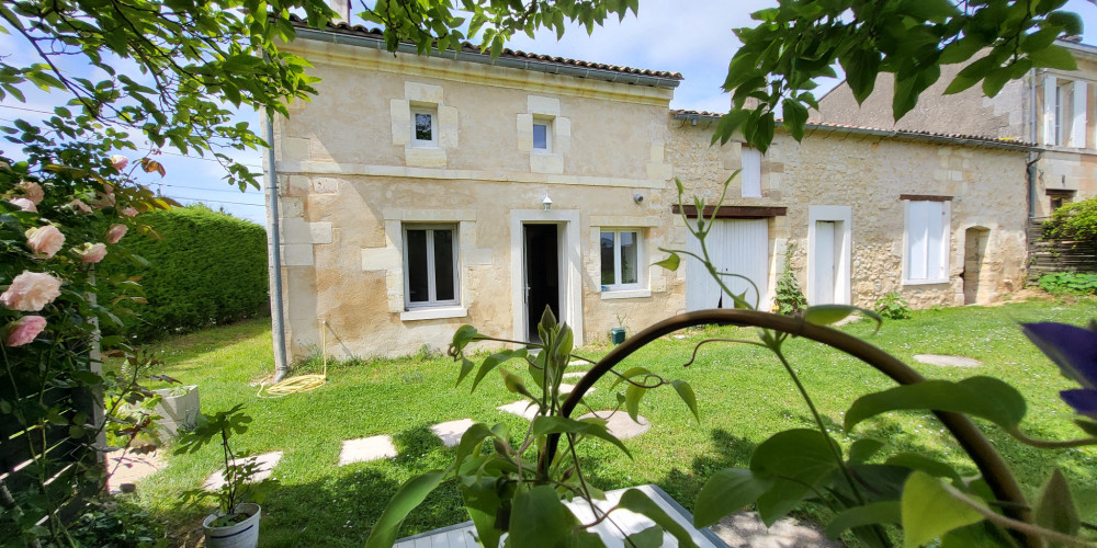 maison à BERSON (33390)