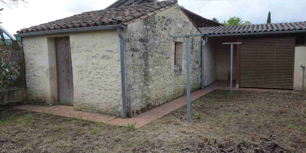 maison à ST SEURIN DE CURSAC (33390)