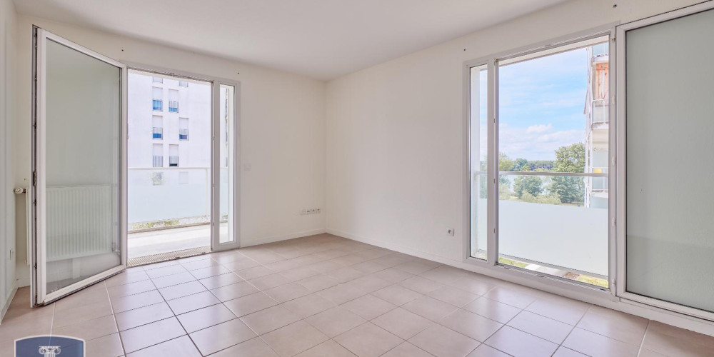 appartement à BORDEAUX (33300)