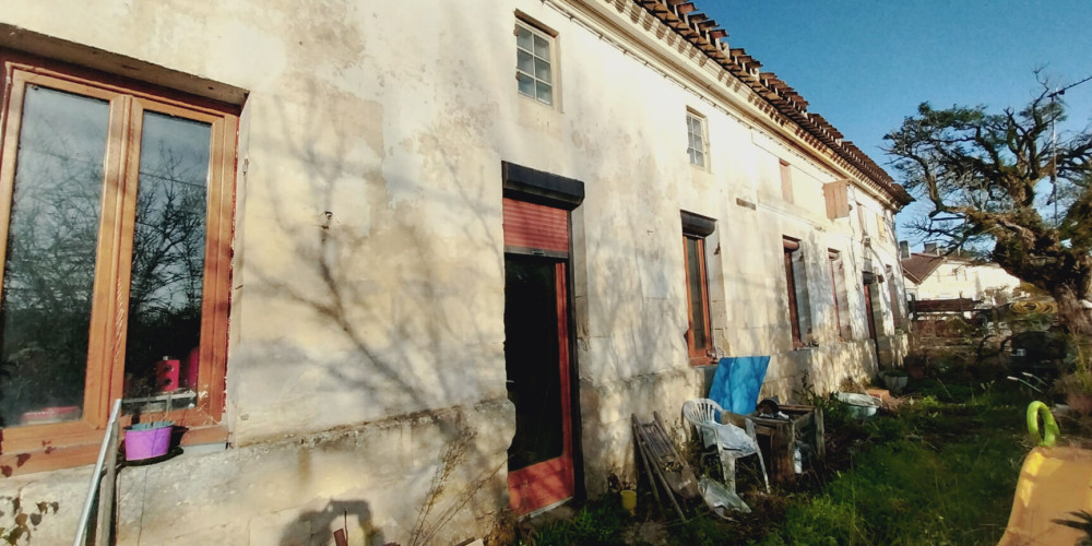 maison à LARUSCADE (33620)