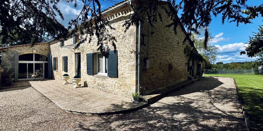 maison à ST ANTOINE DU QUEYRET (33790)