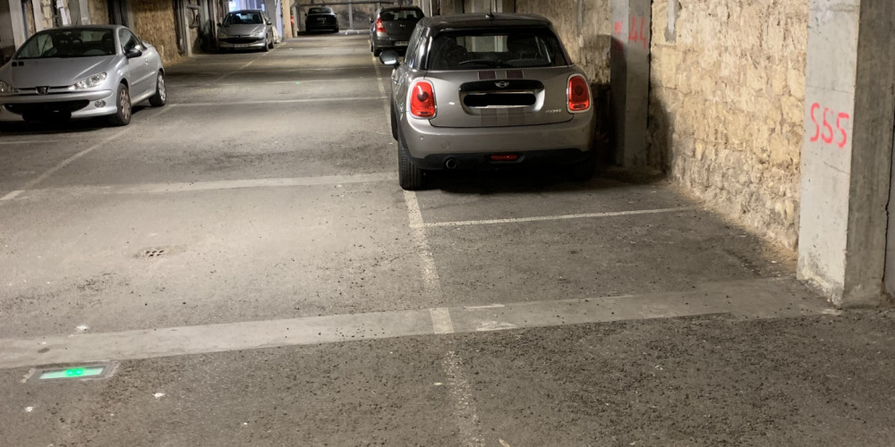 parking à BORDEAUX (33000)