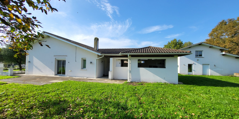 maison à AMBARES ET LAGRAVE (33440)