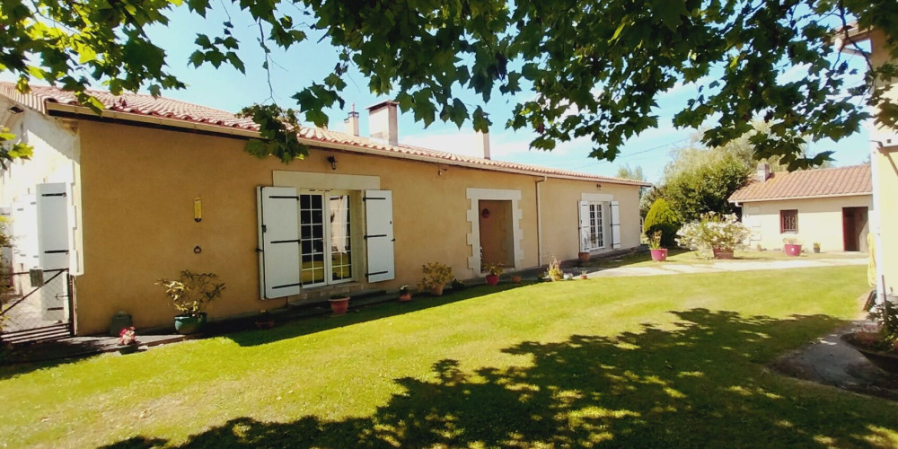 maison à MARANSIN (33230)