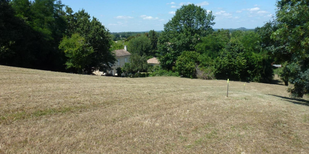 terrain à GENISSAC (33420)