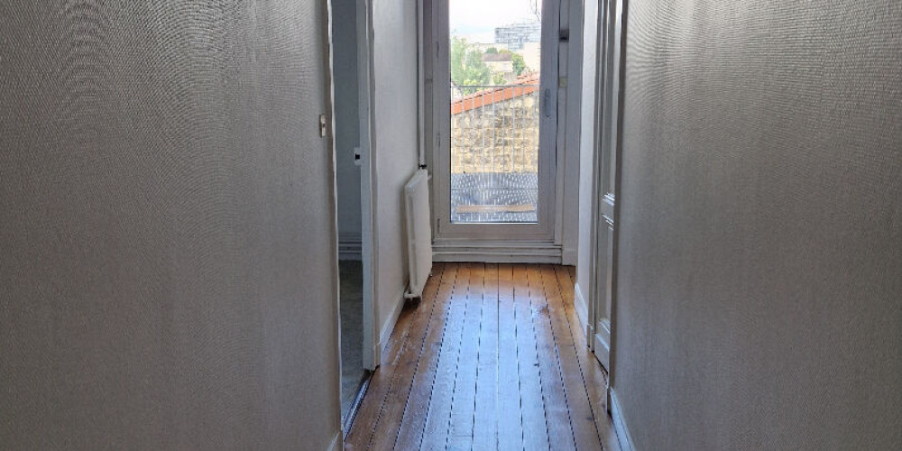 appartement à BORDEAUX (33300)