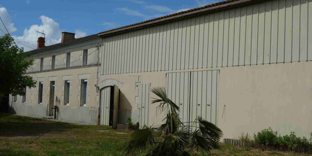 maison à ST CIERS SUR GIRONDE (33820)