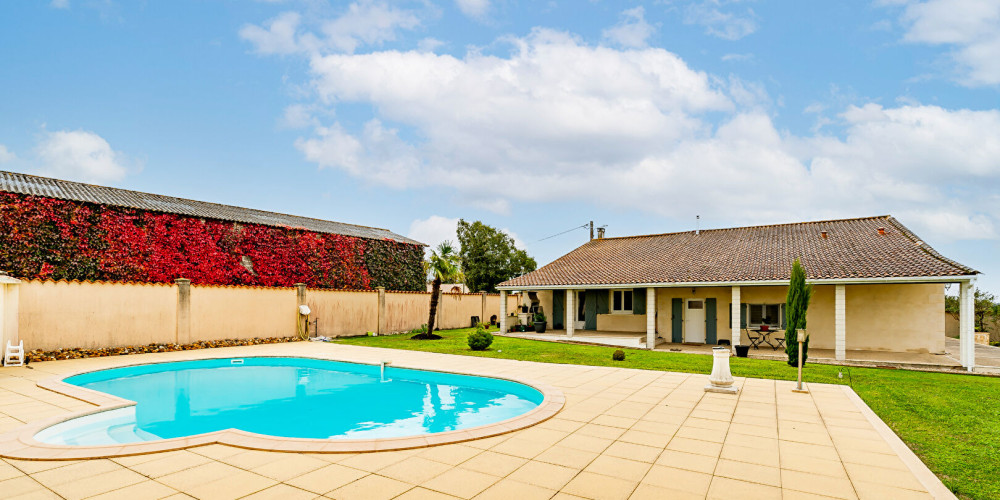 maison à BLAYE (33390)