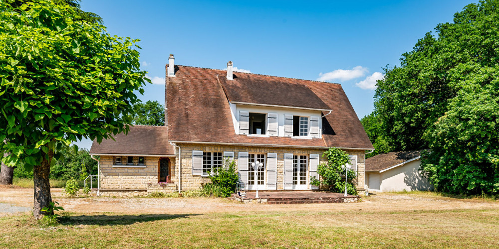 maison à RAUZAN (33420)