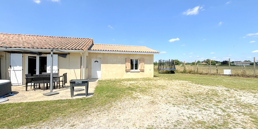 maison à ST DENIS DE PILE (33910)