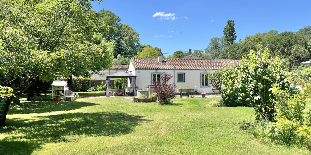 maison à ST DENIS DE PILE (33910)