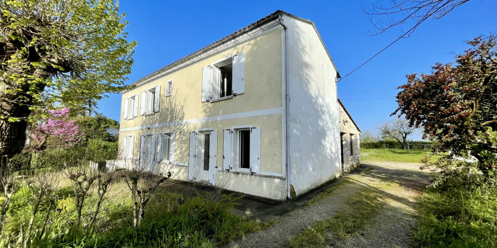 maison à MONTAGNE (33570)