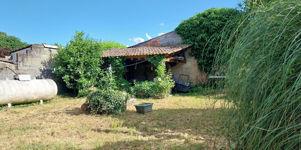 maison à MOULIETS ET VILLEMARTIN (33350)