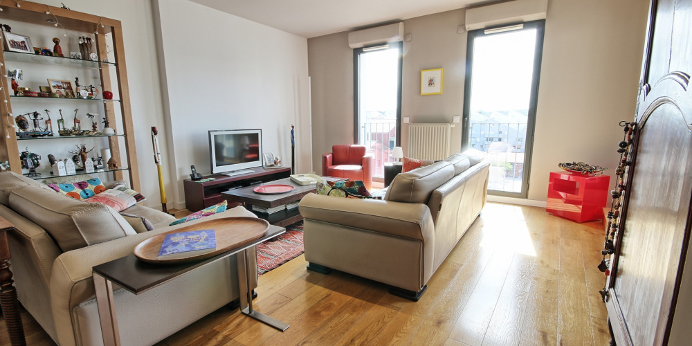 appartement à BORDEAUX (33300)