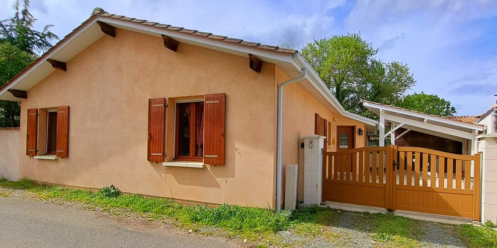 maison à VAYRES (33870)