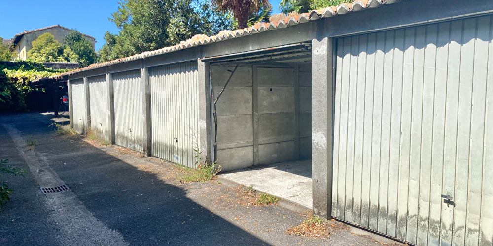 parking à BORDEAUX (33000)