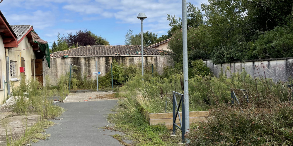 immeuble à LE TAILLAN MEDOC (33320)