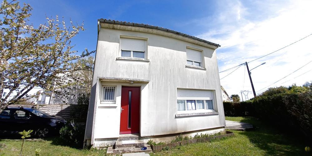 maison à AMBARES ET LAGRAVE (33440)