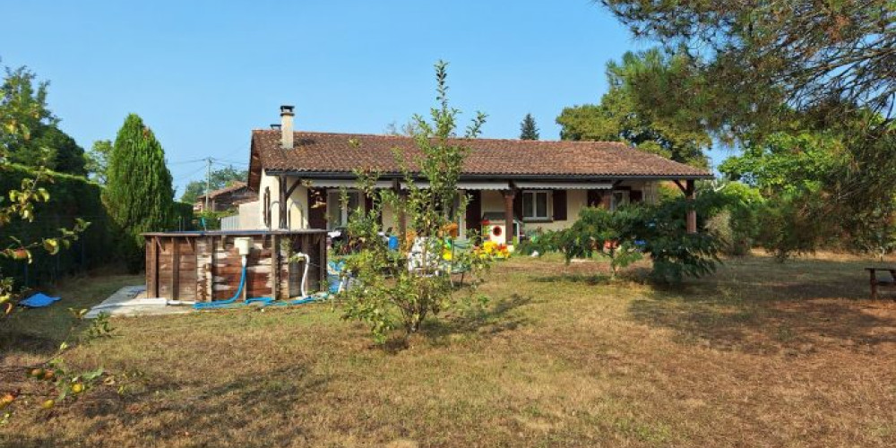 maison à LE NIZAN (33430)