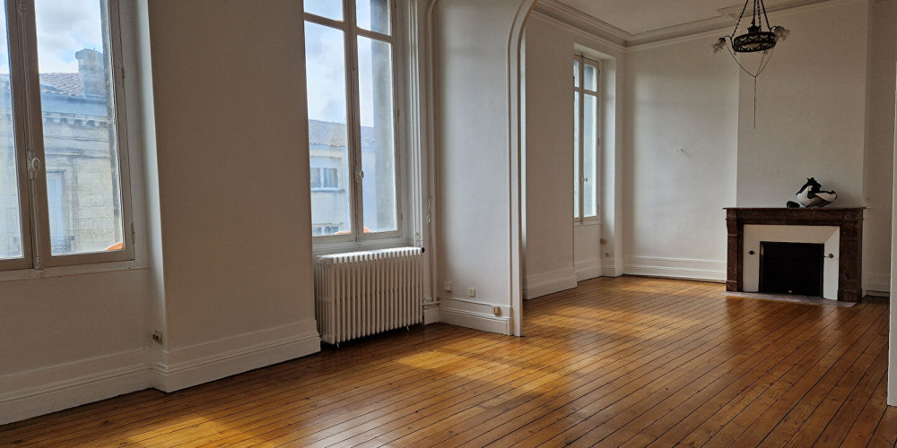 appartement à BORDEAUX (33300)