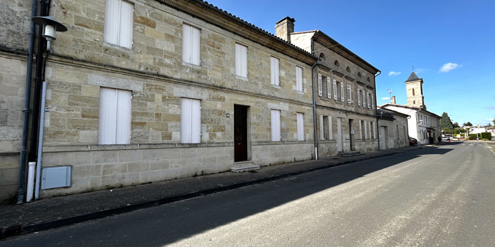 maison à MONTAGNE (33570)