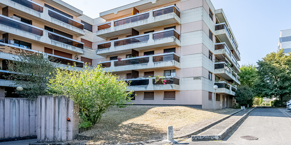 appartement à LE BOUSCAT (33110)