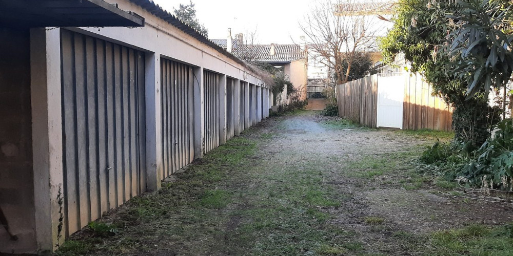 parking à BORDEAUX (33000)