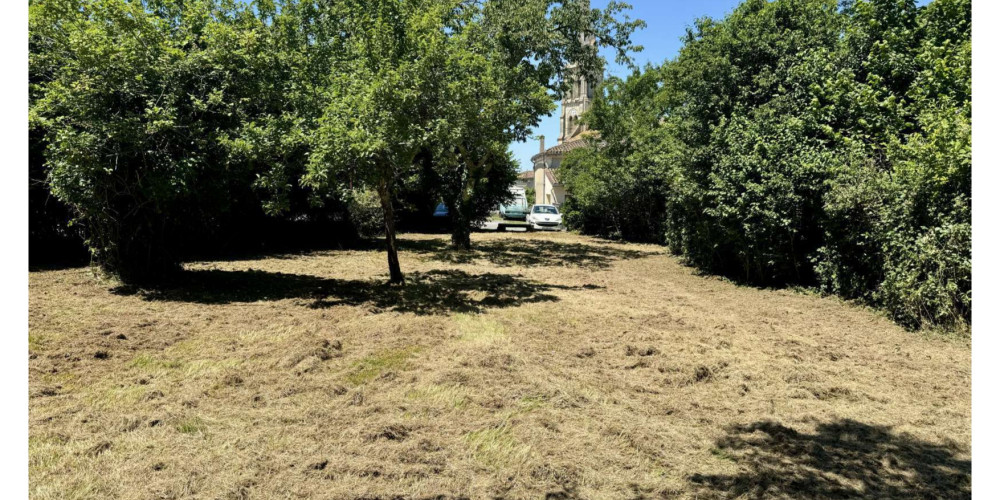 terrain à CAMBLANES ET MEYNAC (33360)