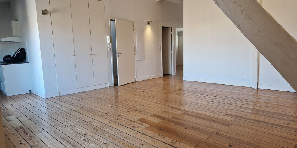 appartement à BORDEAUX (33300)