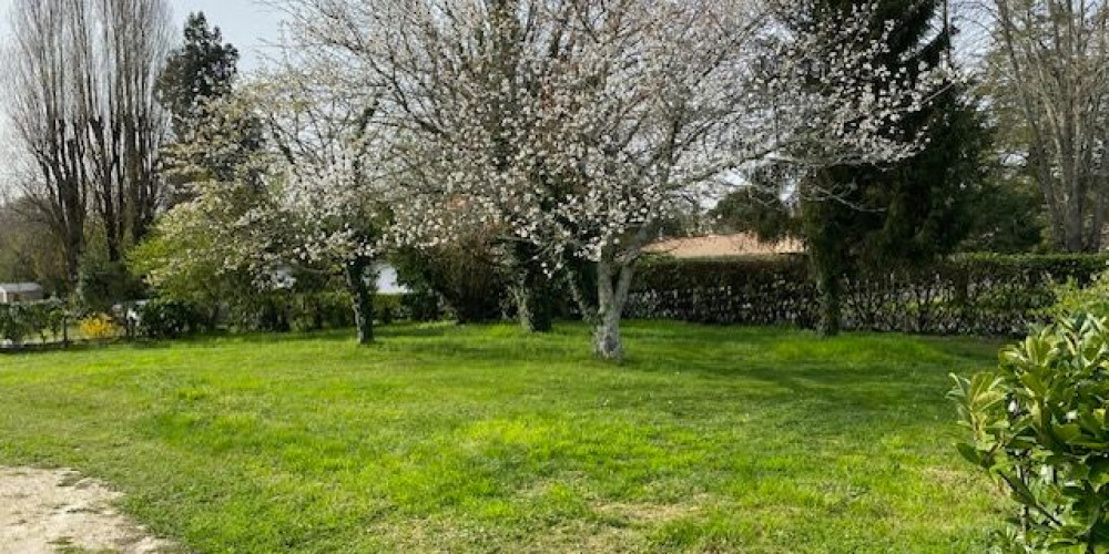 terrain à LEOGNAN (33850)