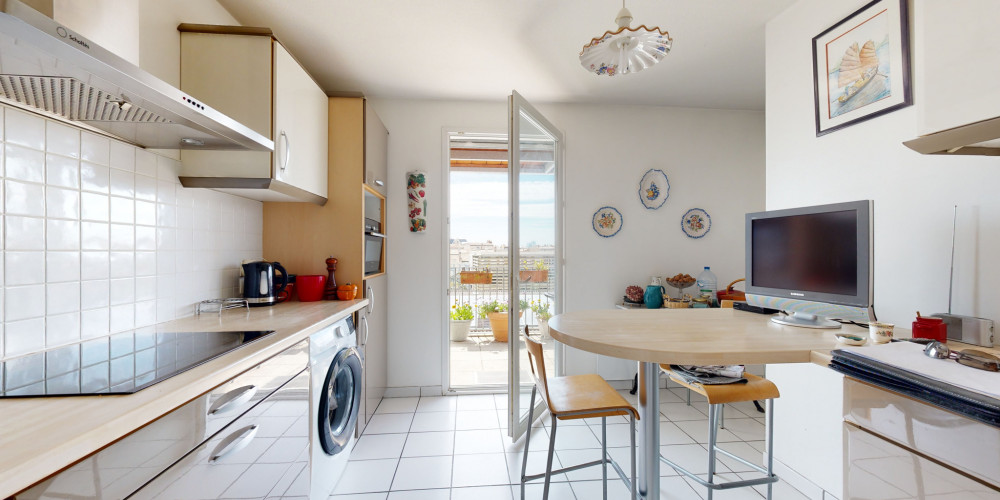 appartement à BORDEAUX (33300)