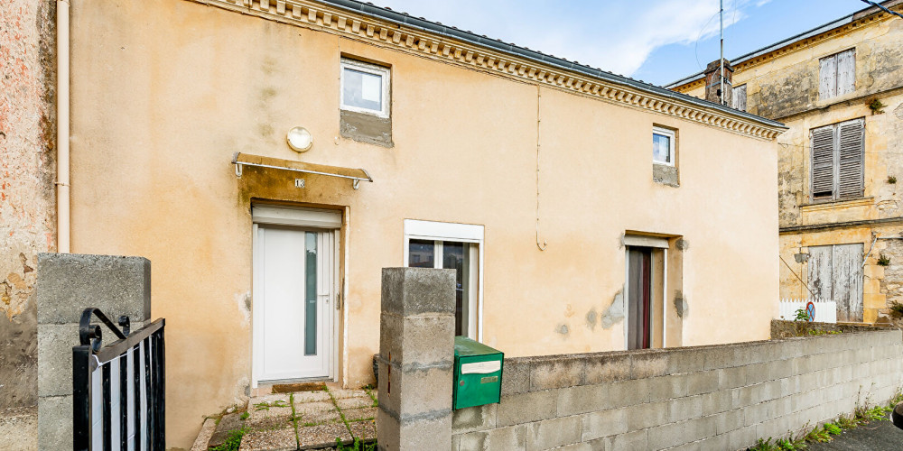 maison à ETAULIERS (33820)