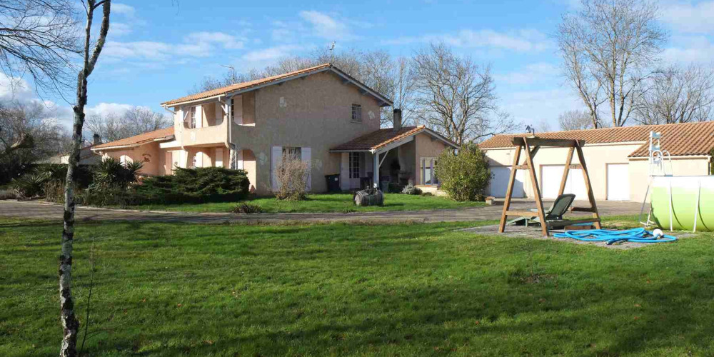 maison à ST ANDRONY (33390)