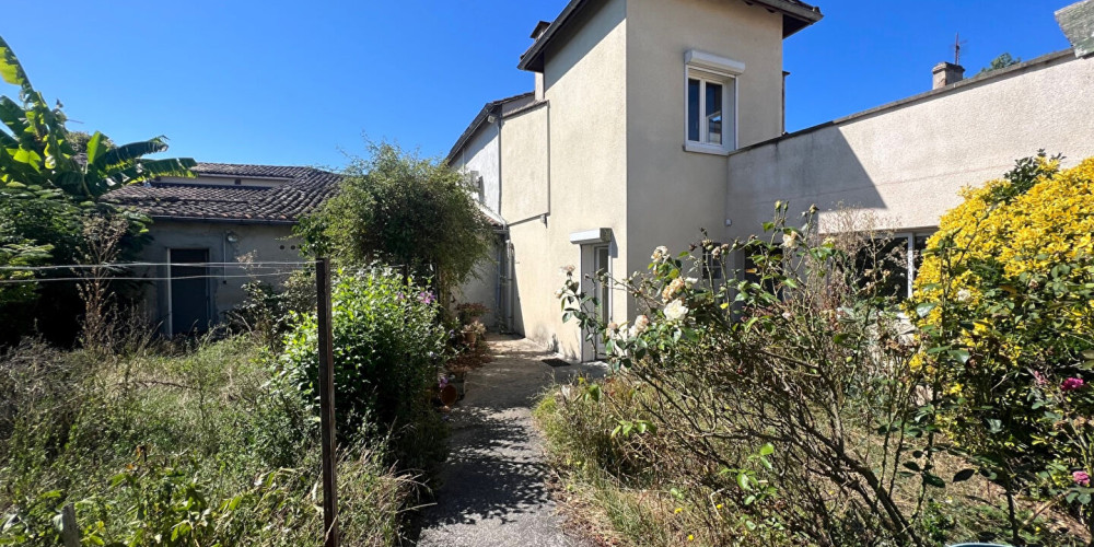 maison à ST SEURIN SUR L ISLE (33660)