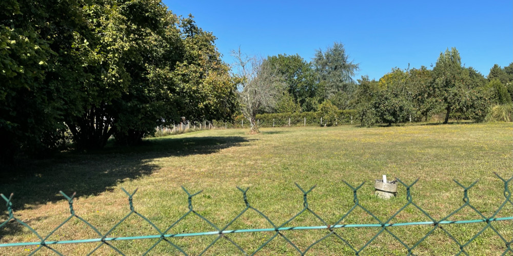 terrain à TABANAC (33550)