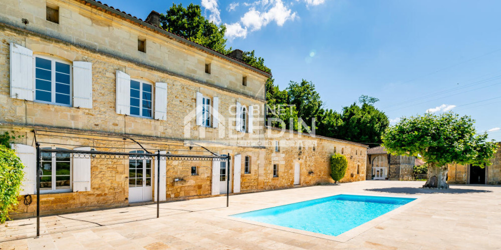 maison à BOURG (33710)