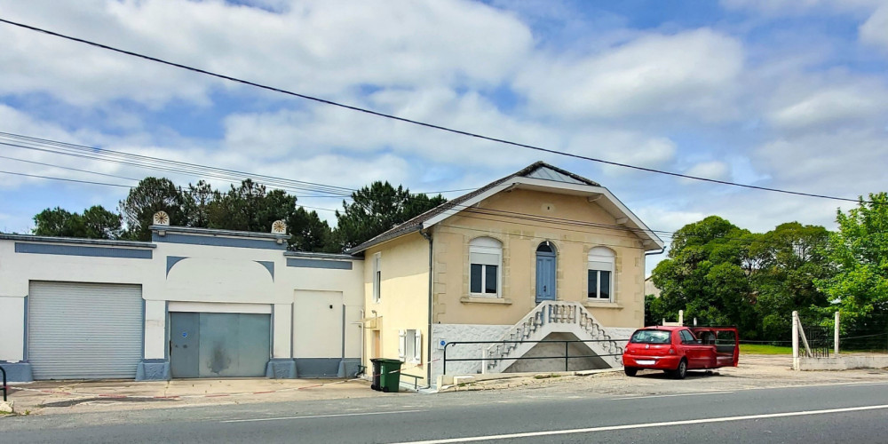 maison à AMBARES ET LAGRAVE (33440)