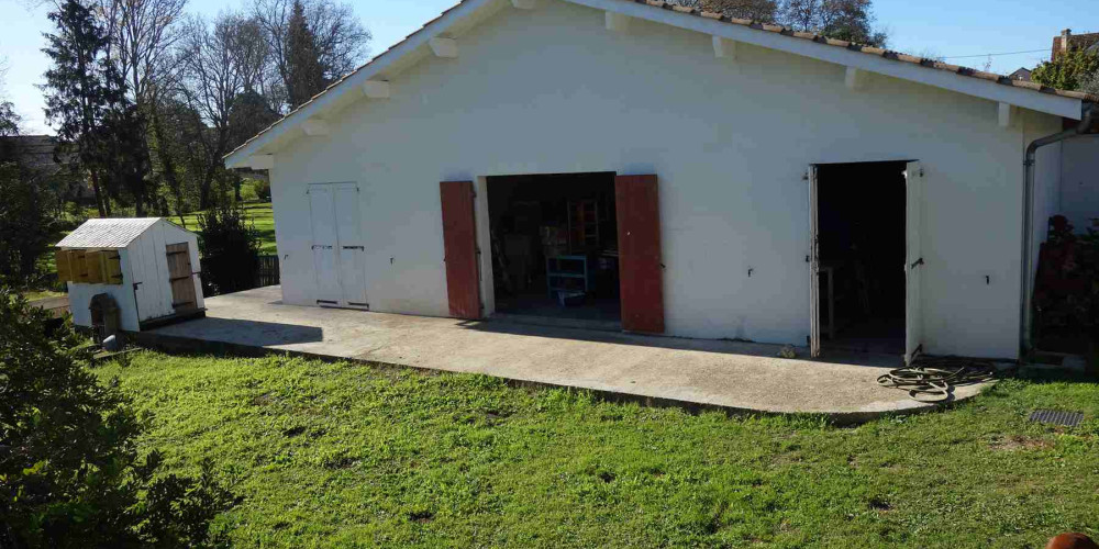 maison à TEUILLAC (33710)