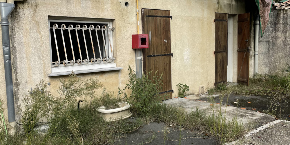 immeuble à LE TAILLAN MEDOC (33320)