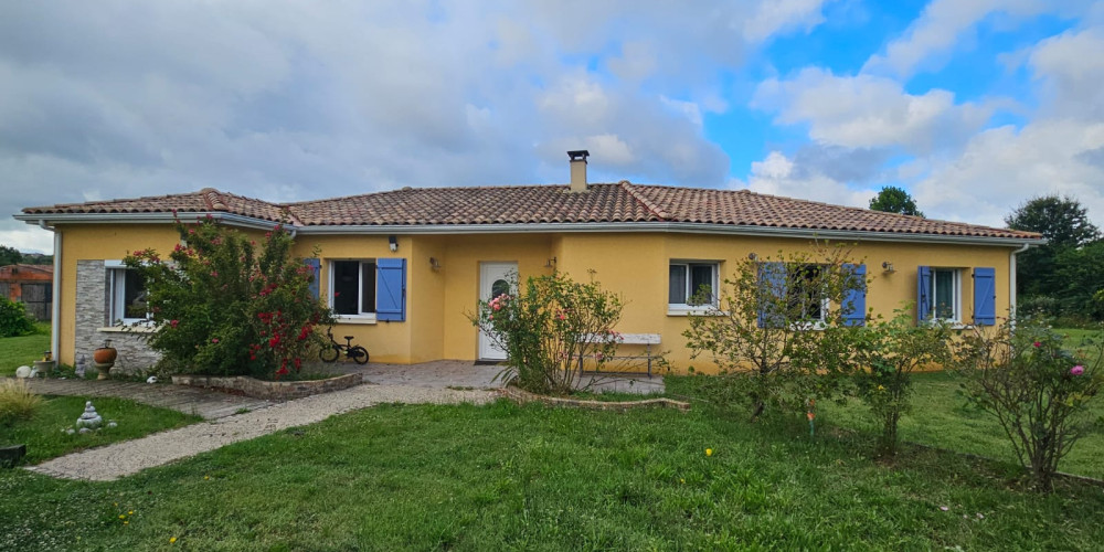 maison à LE PUY (33580)