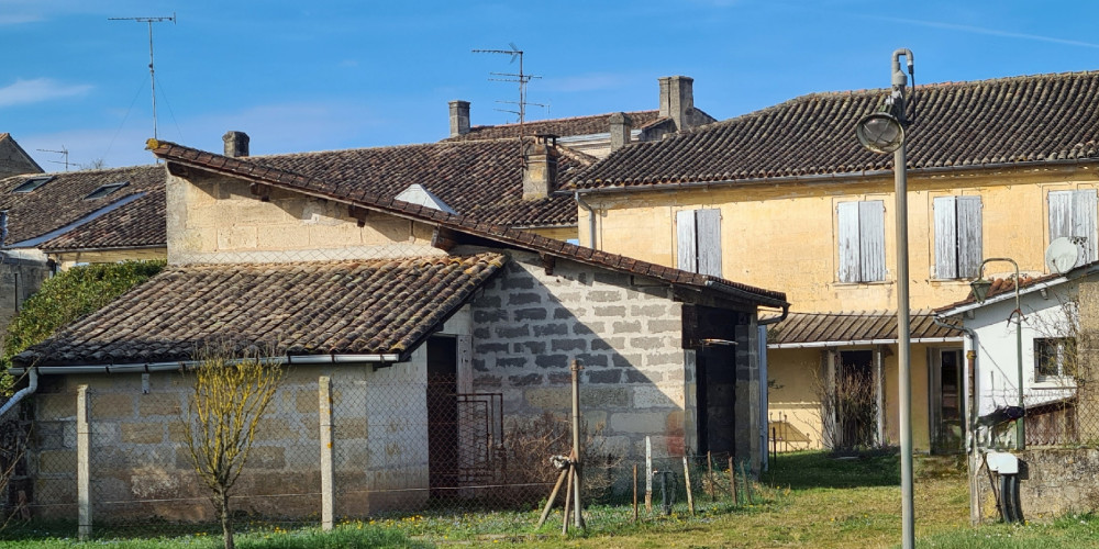 maison à ST MEDARD DE GUIZIERES (33230)