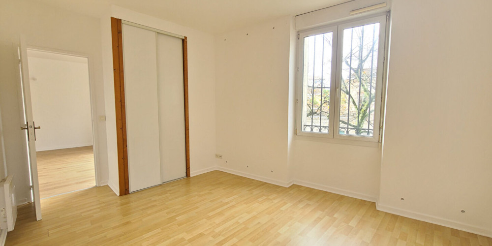 appartement à BORDEAUX (33800)