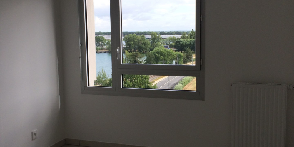 appartement à BORDEAUX (33300)