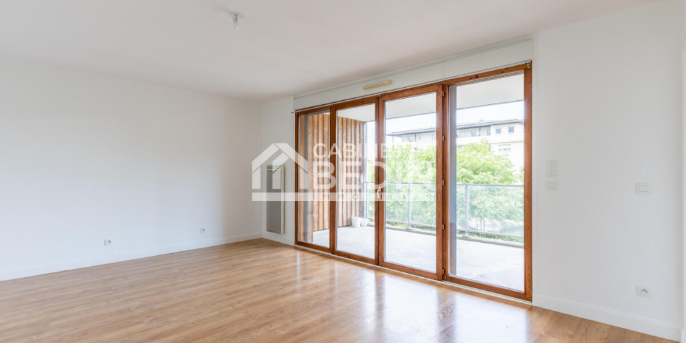 appartement à BRUGES (33520)