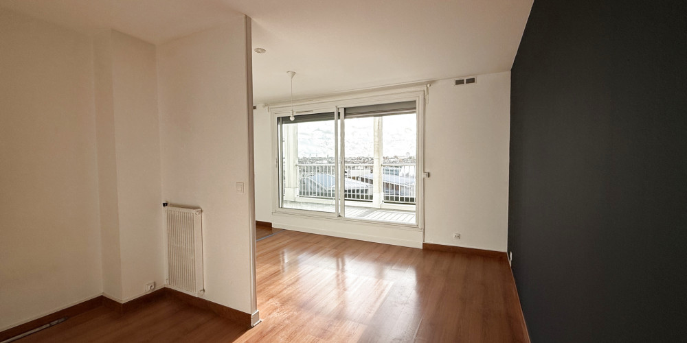 appartement à BORDEAUX (33300)