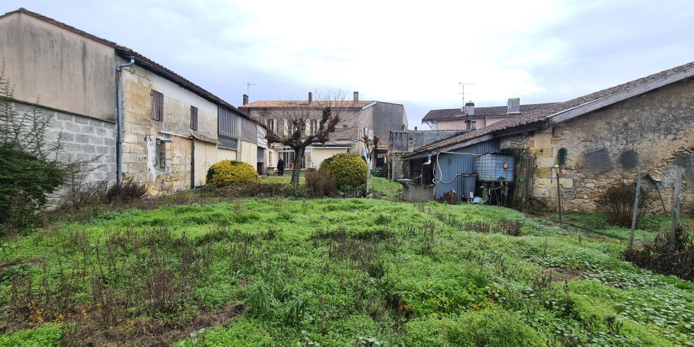 maison à CAVIGNAC (33620)