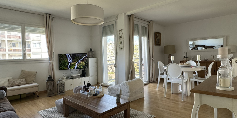 appartement à BORDEAUX (33200)